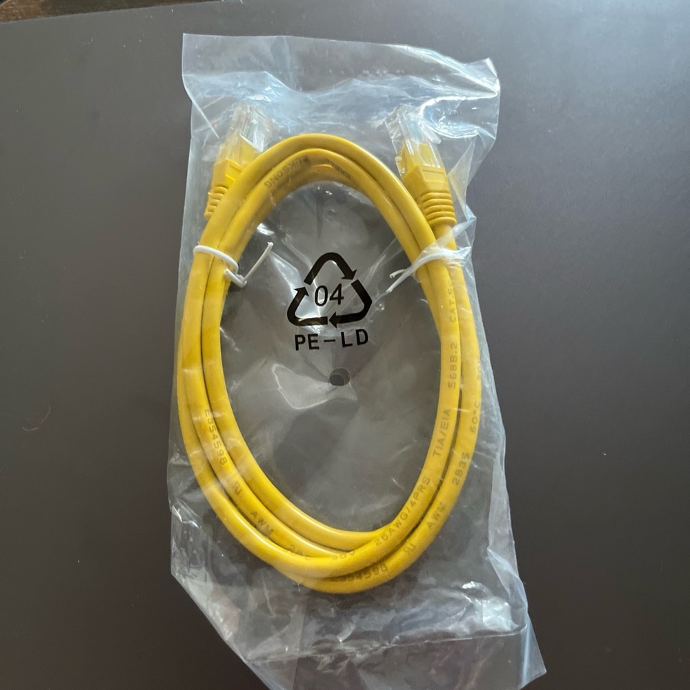 UTP Patch cable 04 PE-LD